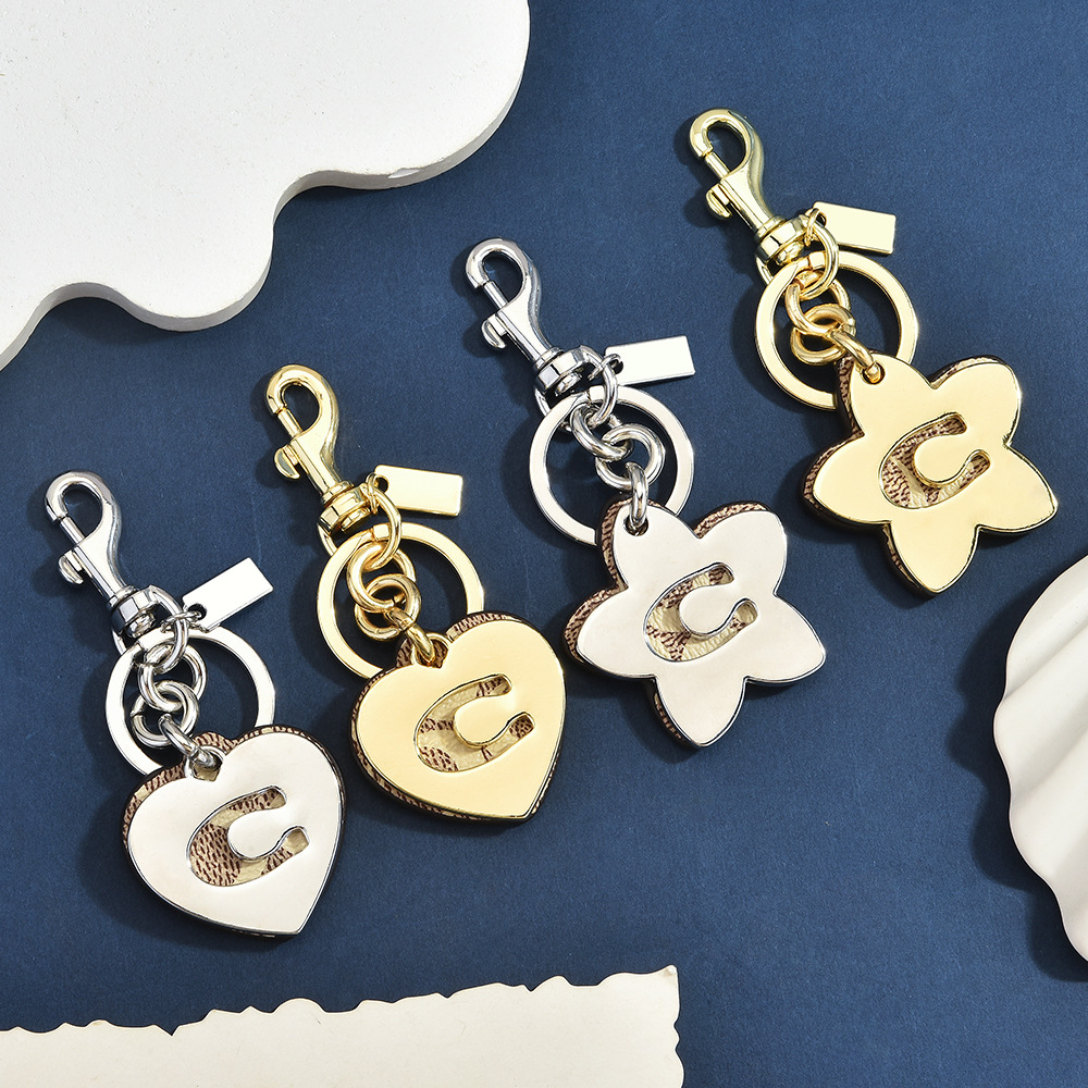 Monogram Heart Flower Bag Char - огляд і ціна Monogram Keychain Leather